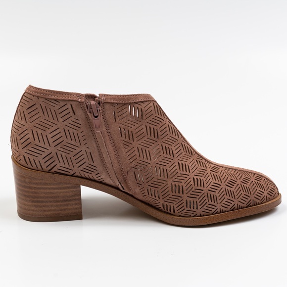 1. State Iddah Perforated Cutaway Bootie size 7 - Picture 7 of 11